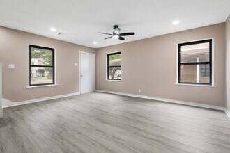 1225 3rd Ave N in Texas City, TX - Building Photo - Building Photo