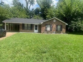 2240 Lisa Ave in Memphis, TN - Building Photo