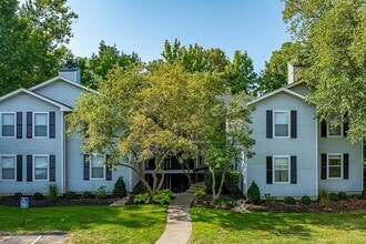 The Retreat at Stillmeadow in Cincinnati, OH - Building Photo - Building Photo
