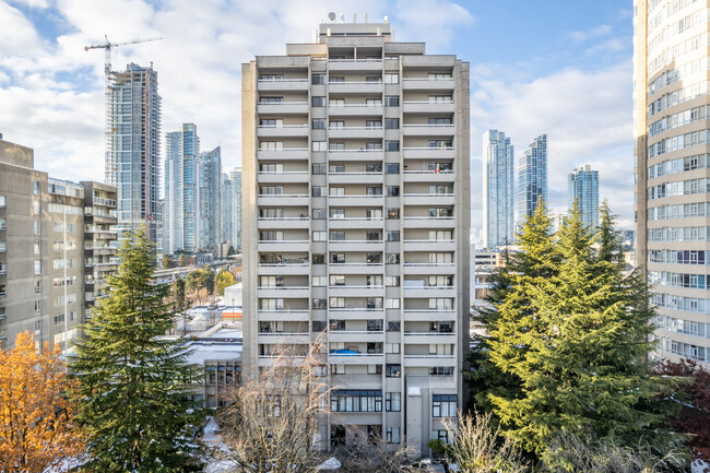 Bonsor Apartments in Burnaby, BC - Building Photo - Building Photo