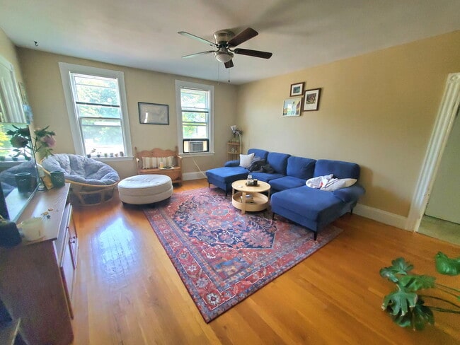 234 Cypress St in Brookline, MA - Building Photo - Building Photo