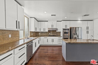 2619 Rinconia Dr in Los Angeles, CA - Building Photo - Building Photo