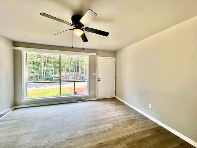3201 Erskine Dr in Charlotte, NC - Building Photo - Building Photo