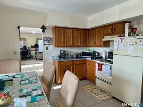 156 Fair St, Unit 2 in Wallingford, CT - Building Photo - Building Photo