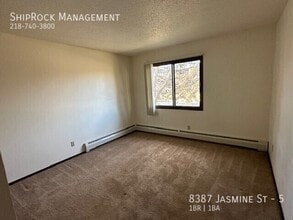 8387 Jasmine St in Virginia, MN - Building Photo - Building Photo