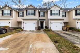 511 Ferguson Ln in Richmond Hill, GA - Building Photo