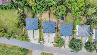 8130 Jutland Rd in Houston, TX - Building Photo - Building Photo