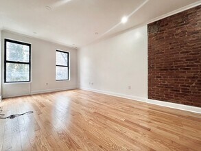 125 Sherman Ave in New York, NY - Building Photo - Building Photo