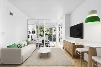 425 E 13th St in New York, NY - Building Photo - Building Photo