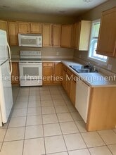 7778 Sandalwood Dr in Newburgh, IN - Foto de edificio - Building Photo