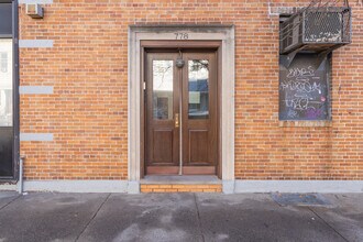 778 Woodward Ave in Ridgewood, NY - Foto de edificio - Building Photo