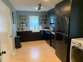 6241 Wheaton Dr in Fort Worth, TX - Building Photo