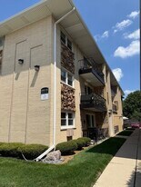 6865 N Northwest Hwy in Chicago, IL - Building Photo