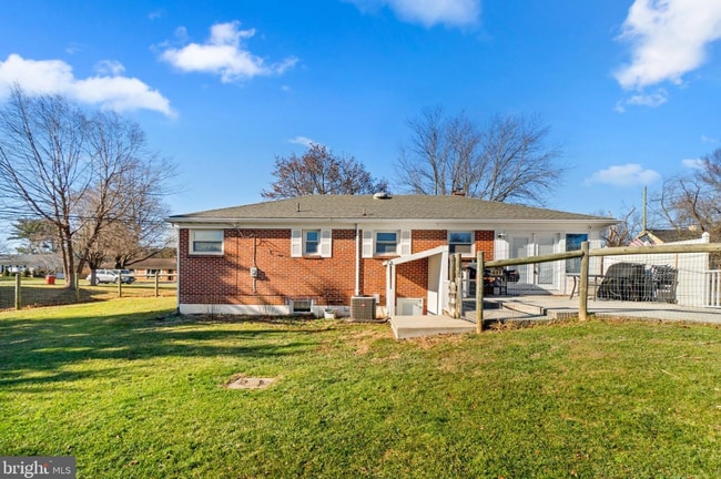 11837 Robinwood Dr in Hagerstown, MD - Building Photo - Building Photo