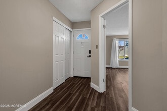 67 Greenwood Dr in Freehold, NJ - Building Photo - Building Photo