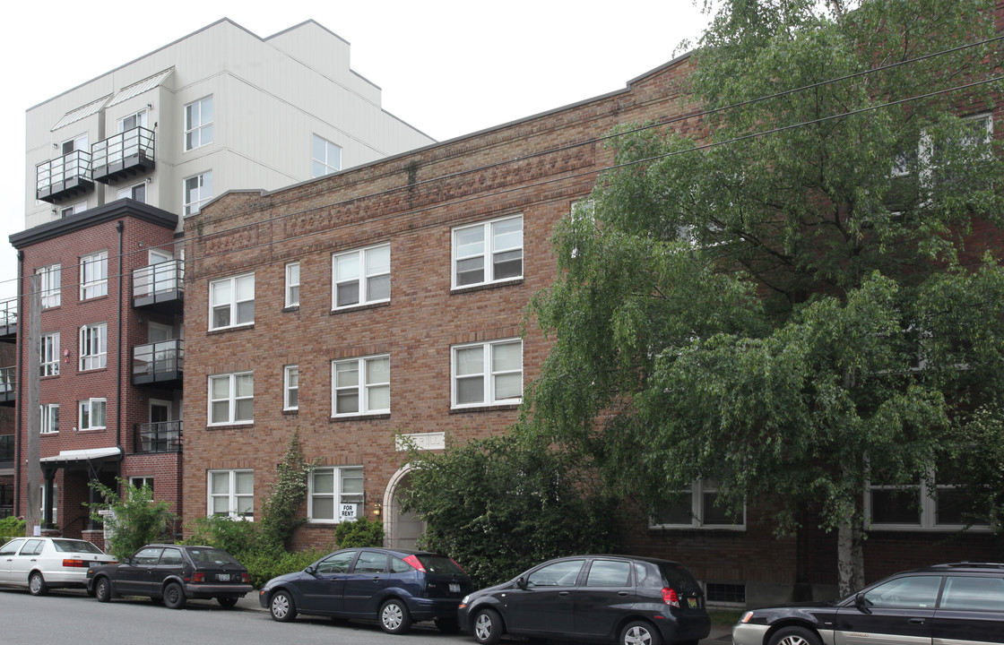 Averill Apartments in Seattle, WA - Foto de edificio