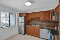 16511 Blatt Blvd, Unit 105 in Weston, FL - Building Photo - Building Photo