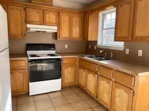 2512 Redbud Ave, Unit 2 in McAllen, TX - Building Photo - Building Photo