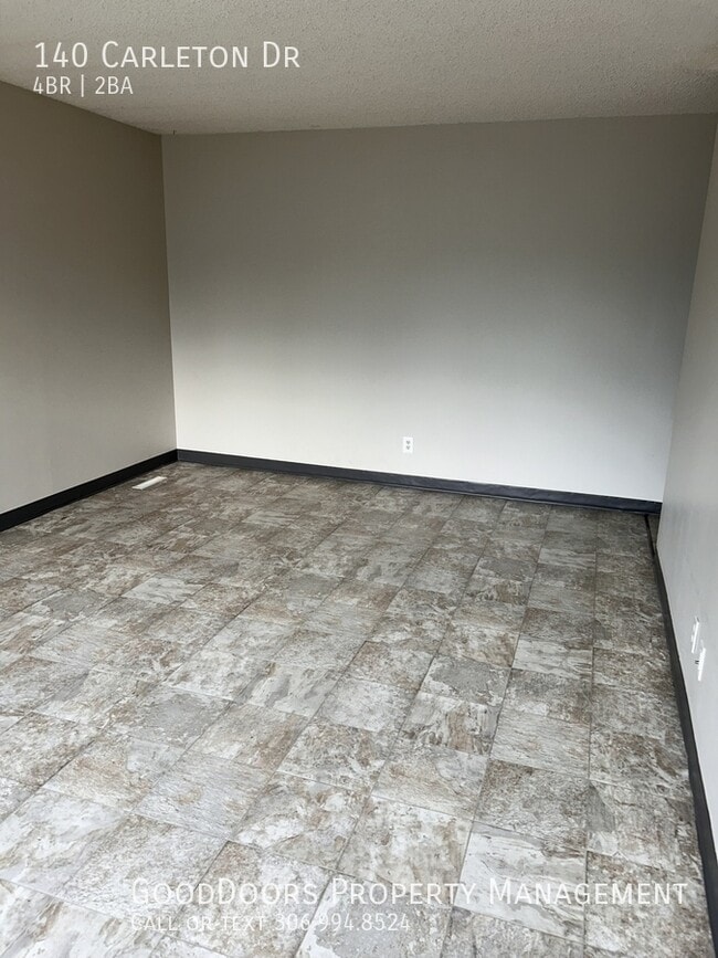 property at 140 Carleton Dr