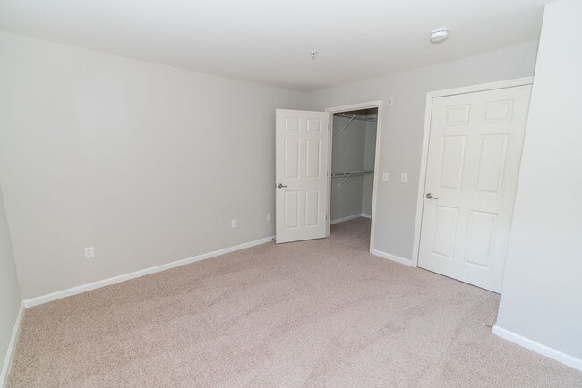 Merion Stratford Apartment Homes in Stratford, CT - Foto de edificio - Building Photo