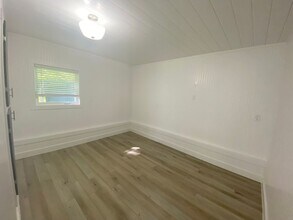 669 W Marine Dr-Unit -669 W. Marine Dr. #3 in Astoria, OR - Building Photo - Building Photo
