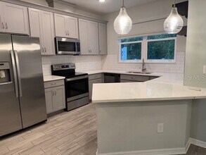 3040 Via Sienna Cir in Sarasota, FL - Building Photo - Building Photo