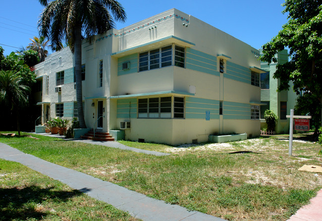 714 15th St in Miami Beach, FL - Foto de edificio - Building Photo