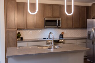 6 E 5th St in Tulsa, OK - Building Photo - Building Photo