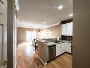 2400 McCue Rd in Houston, TX - Building Photo - Building Photo