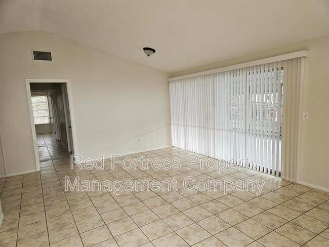 1635 Newport Ct in Ft. Myers, FL - Foto de edificio - Building Photo