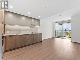 5685 Halley Ave in Burnaby, BC - Building Photo