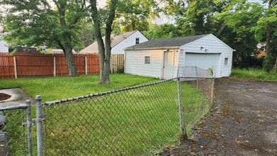 2291 Green Rd in Cleveland, OH - Building Photo - Building Photo