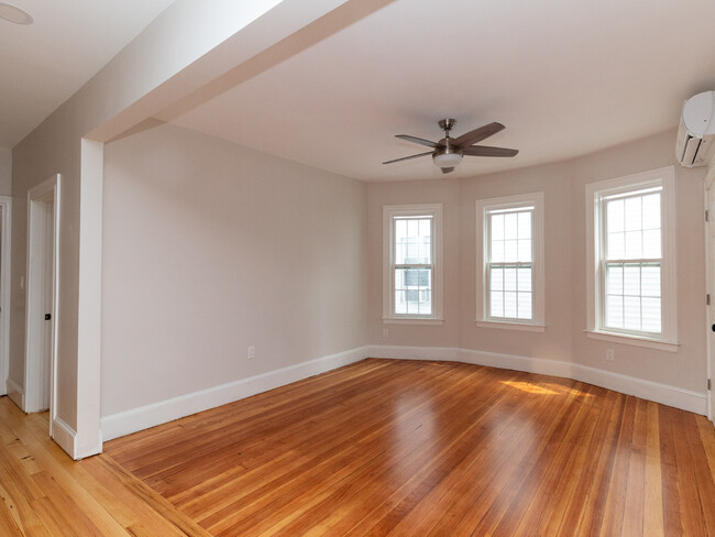 511 Geneva Ave in Boston, MA - Foto de edificio - Building Photo