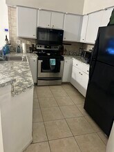 2445 SW 18th Ter, Unit 6 in Fort Lauderdale, FL - Building Photo - Building Photo