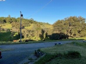 17 Raggio Rd in Jackson, CA - Building Photo - Building Photo