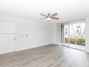 720 SW 111th Ave in Pembroke Pines, FL - Building Photo - Building Photo