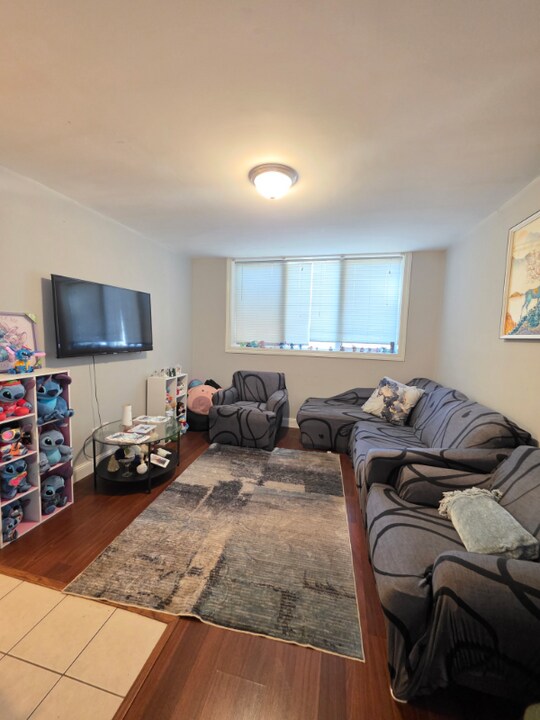 4900 Knox Ave N in Minneapolis, MN - Building Photo