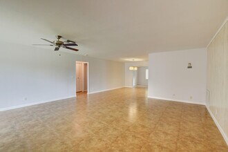 6347 Country Wood Way in Delray Beach, FL - Building Photo - Building Photo