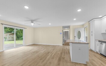 2273 Jeffrey Dr in Norfolk, VA - Building Photo - Building Photo