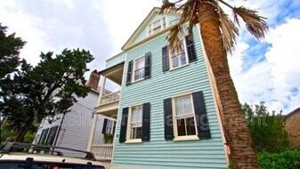 27 Smith St in Charleston, SC - Building Photo