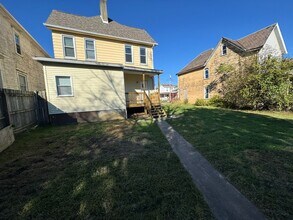 913 Union Ave in McKeesport, PA - Building Photo - Building Photo