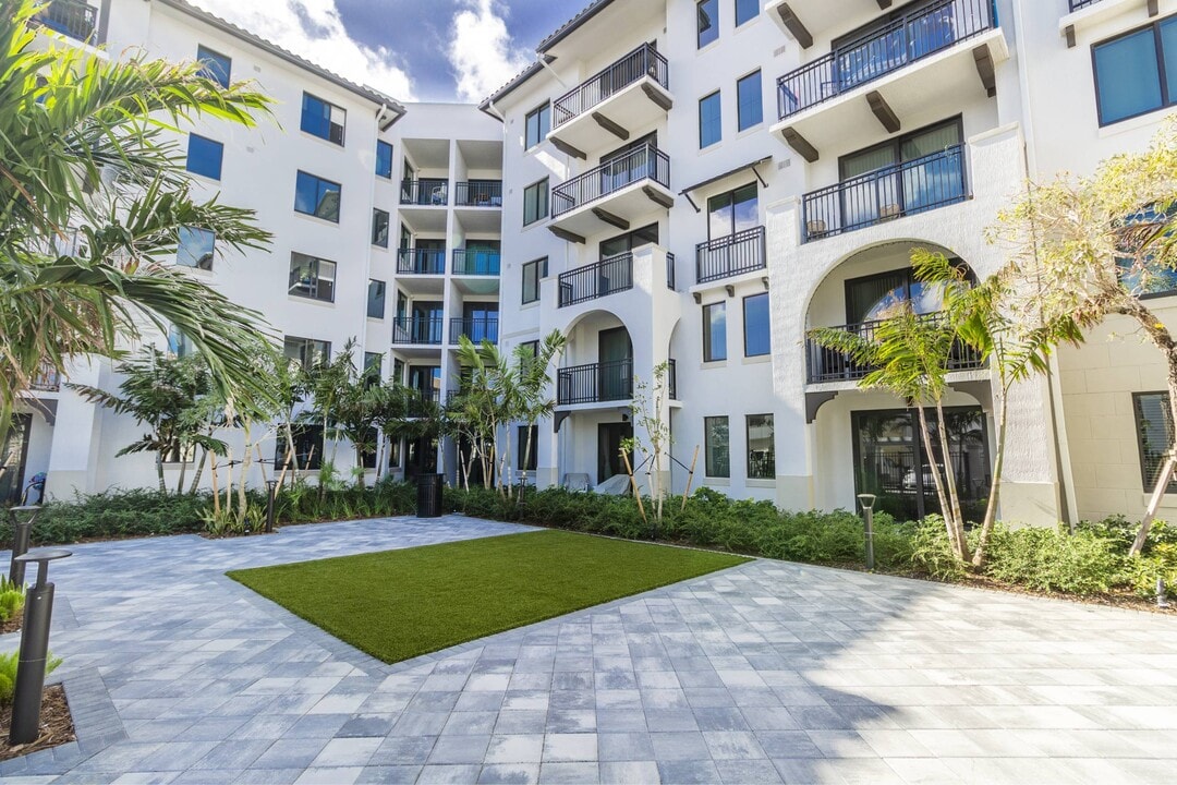 Casa Mara in West Palm Beach, FL - Foto de edificio