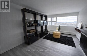 725 Don Mills Rd. in Toronto, ON - Building Photo - Building Photo