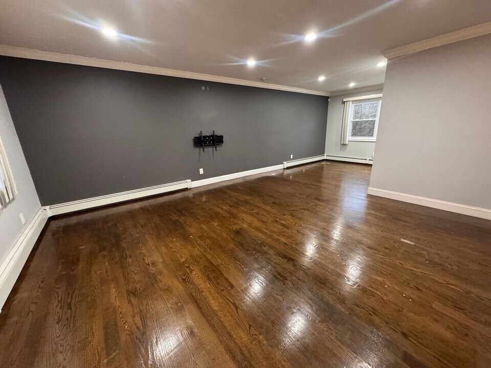 226 Princess St in Hicksville, NY - Building Photo