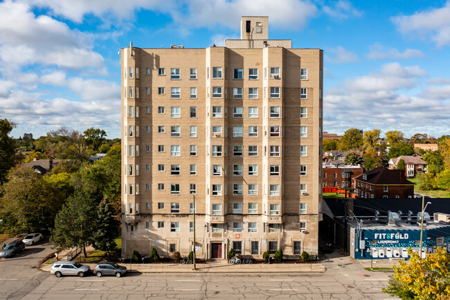 Lee Crest Apartments in Detroit, MI - Building Photo - Building Photo