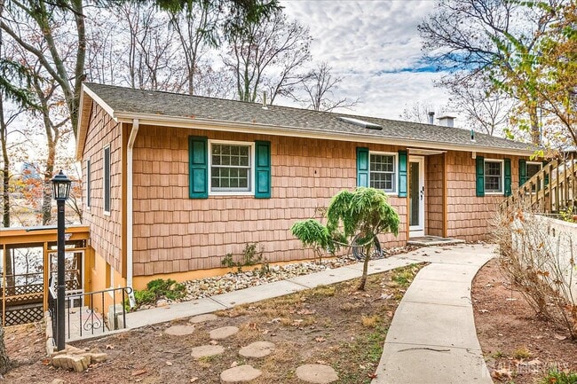 23 Cardownie St in Edison, NJ - Building Photo - Building Photo