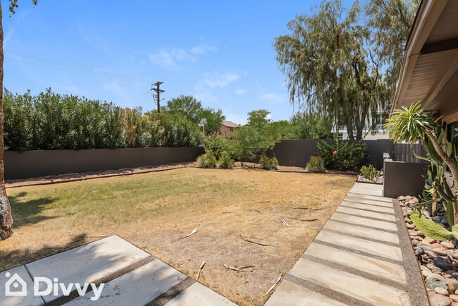 3402 E Pinchot Ave in Phoenix, AZ - Building Photo - Building Photo