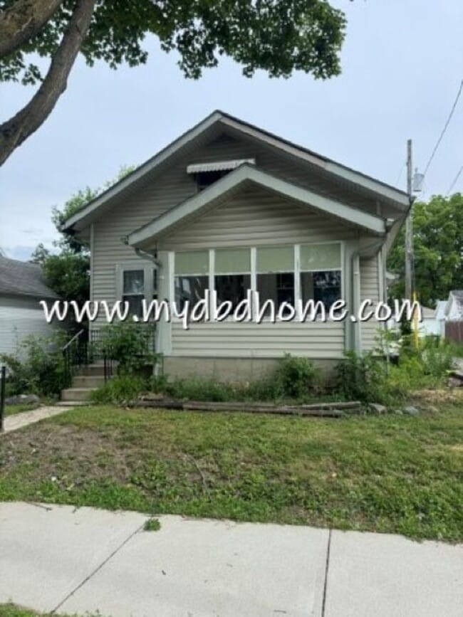 property at 1018 Archer Ave