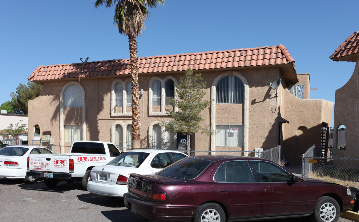 Tamarus Gardens in Las Vegas, NV - Building Photo