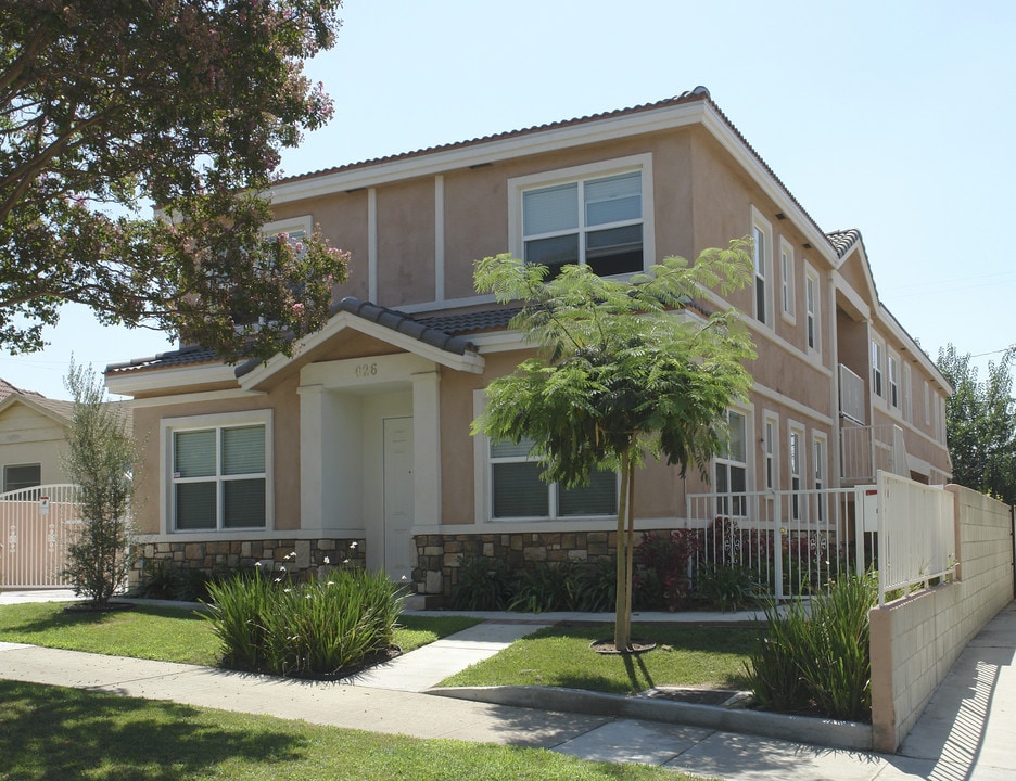 826 W Padilla St in San Gabriel, CA - Building Photo